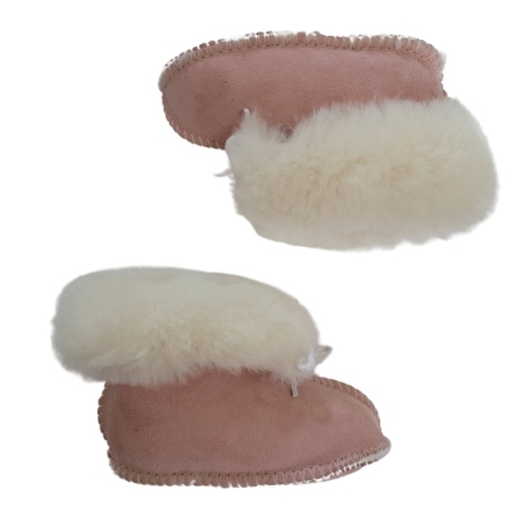 Minnetonka Moccasin Little Snuggler Sheepskin Booties - Picture 2 of 9